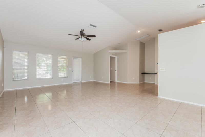 2,170/Mo, 11753 Shirburn Cir Parrish, FL 34219 Living Room View