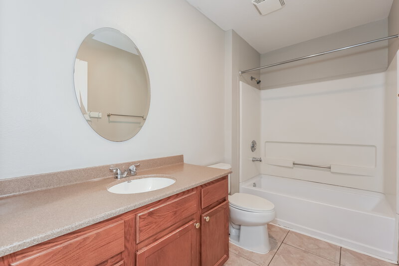 2,170/Mo, 11753 Shirburn Cir Parrish, FL 34219 Bathroom View