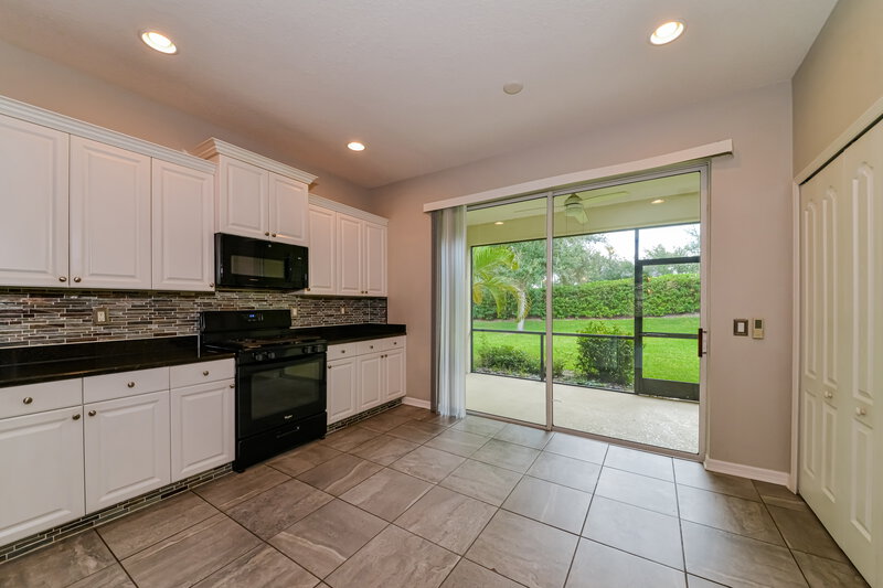 2,255/Mo, 11626 Piedmont Park Crossing Bradenton, FL 34211 Kitchen View