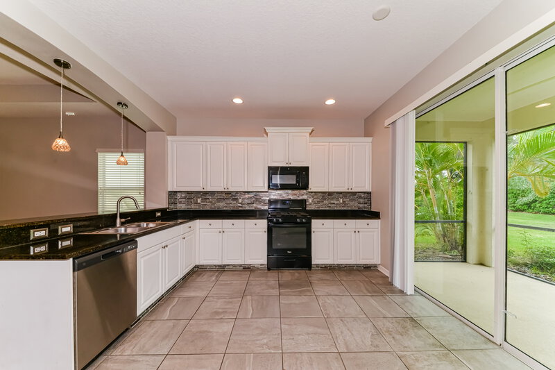 2,255/Mo, 11626 Piedmont Park Crossing Bradenton, FL 34211 Kitchen View 2
