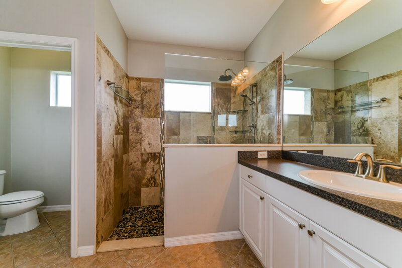 2,255/Mo, 11626 Piedmont Park Crossing Bradenton, FL 34211 Main Bathroom View