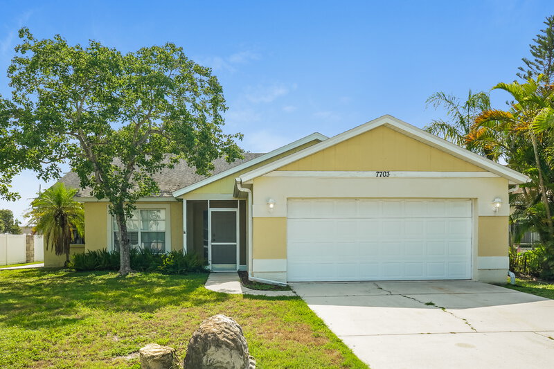 2,225/Mo, 7703 33rd Ln E Sarasota, FL 34243 External View