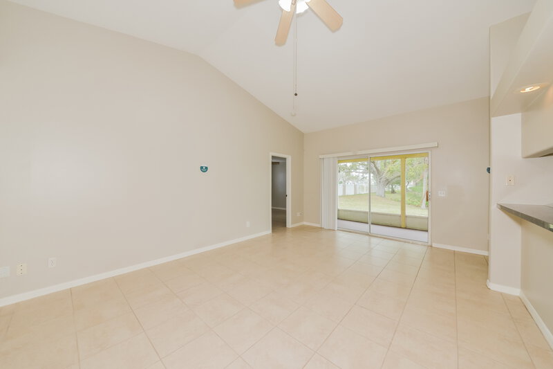 2,450/Mo, 7703 33rd Ln E Sarasota, FL 34243 Living Room View
