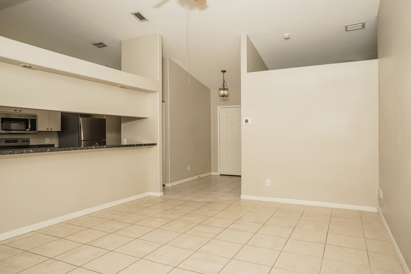 2,225/Mo, 7703 33rd Ln E Sarasota, FL 34243 Living Room View
