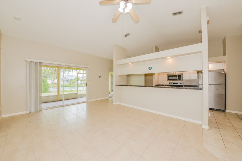 2,450/Mo, 7703 33rd Ln E Sarasota, FL 34243 Living Room View 2