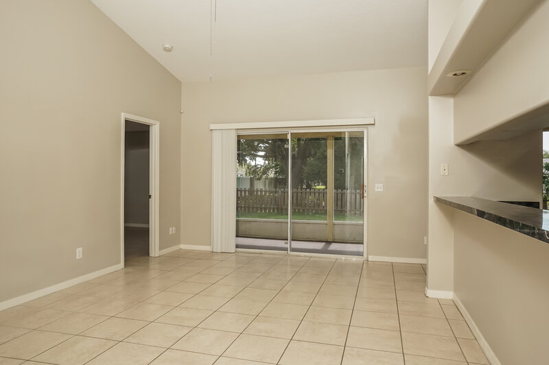 2,225/Mo, 7703 33rd Ln E Sarasota, FL 34243 Living Room View 2