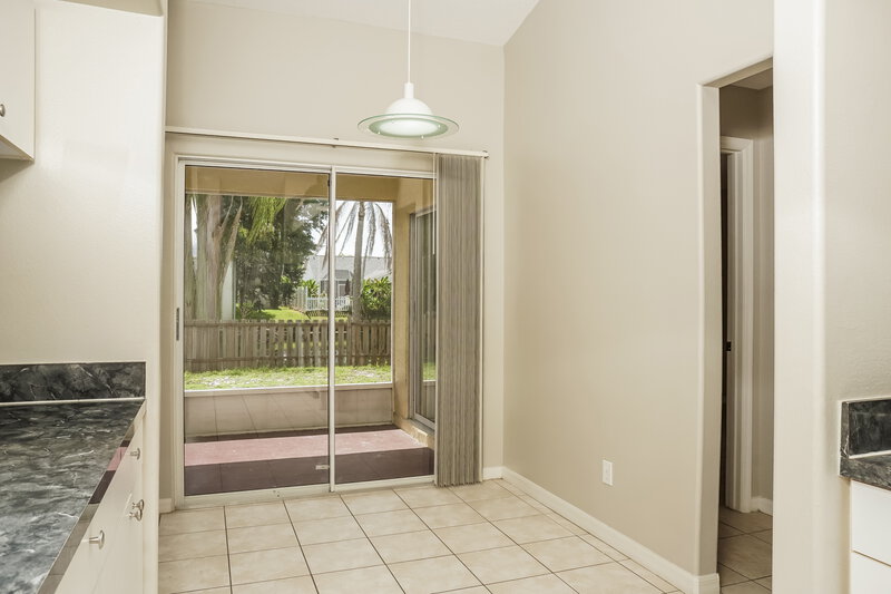 2,225/Mo, 7703 33rd Ln E Sarasota, FL 34243 Dining Room View