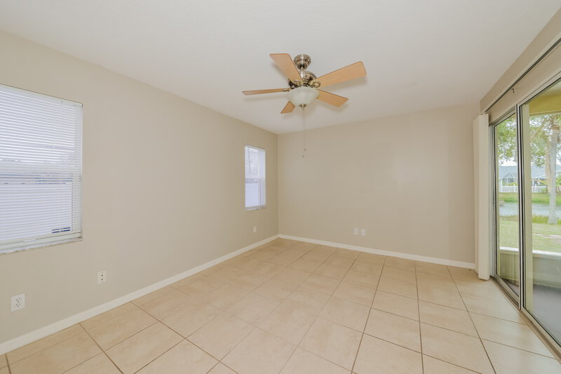 2,450/Mo, 7703 33rd Ln E Sarasota, FL 34243 Main Bedroom View