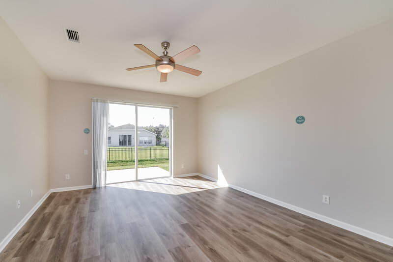 2,135/Mo, 5211 98th Ave E Parrish, FL 34219 Living Room View