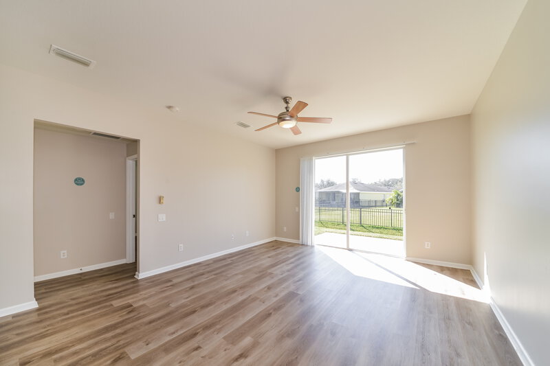 2,135/Mo, 5211 98th Ave E Parrish, FL 34219 Living Room View 2