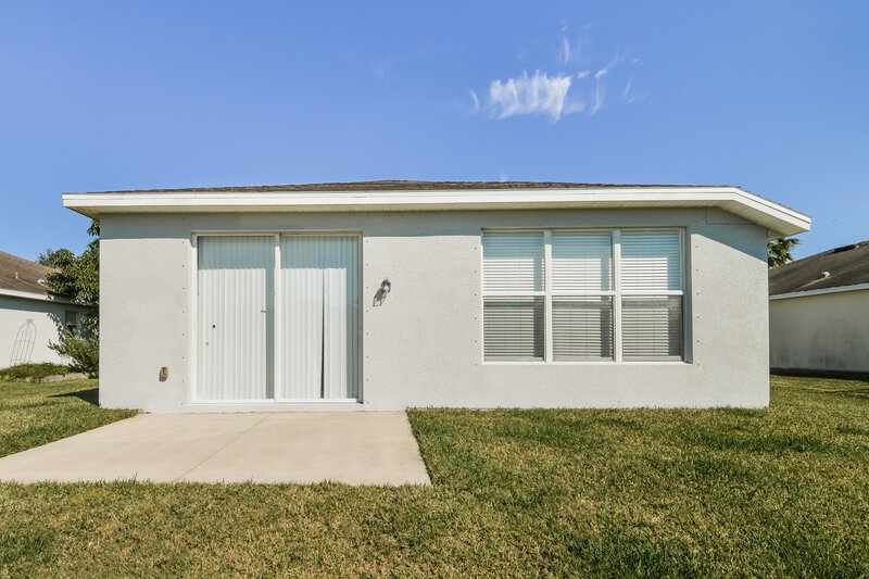2,135/Mo, 5211 98th Ave E Parrish, FL 34219 Rear View