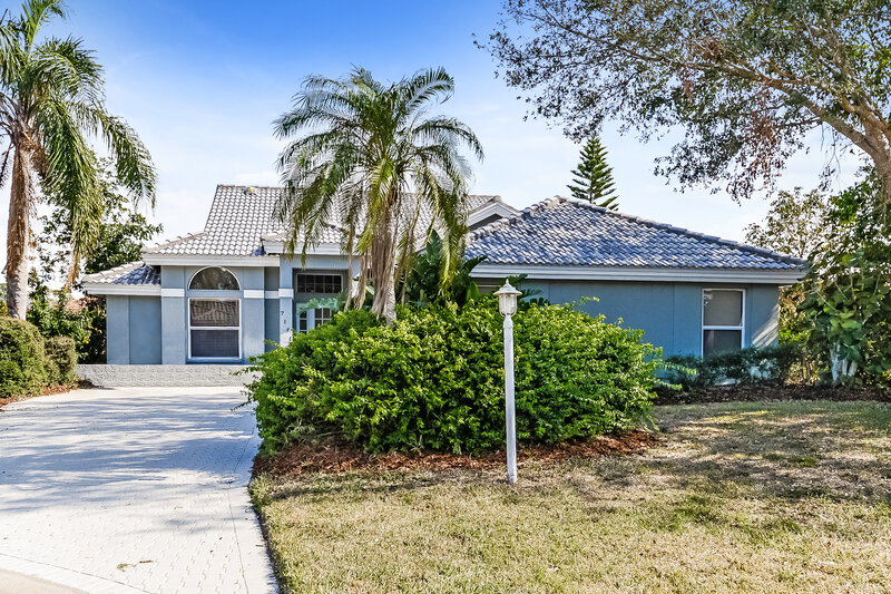 2,620/Mo, 7141 40th Ln E Sarasota, FL 34243 External View