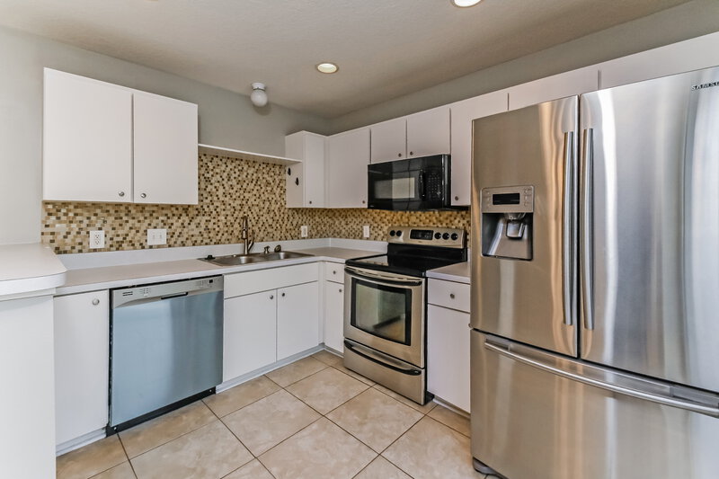 3,330/Mo, 4718 69th Ct E Palmetto, FL 34221 Kitchen View 2