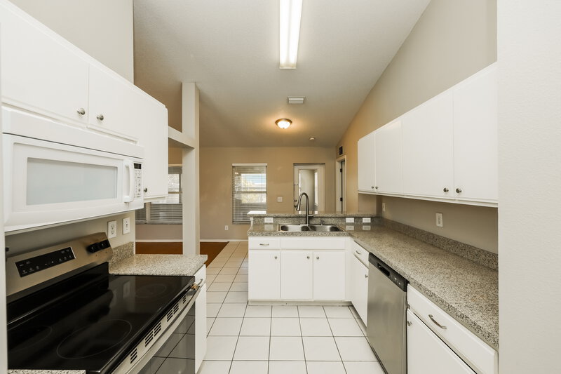 1,950/Mo, 11804 Dunster Ln Parrish, FL 34219 Kitchen View