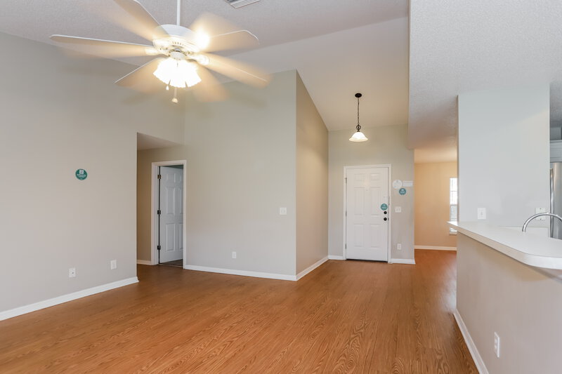 2,295/Mo, 11843 Dunster Ln Parrish, FL 34219 Living Room View