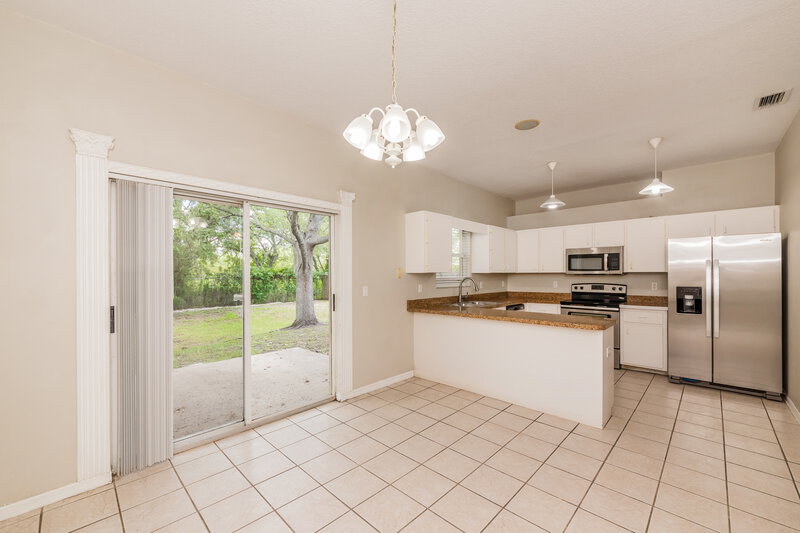 2,290/Mo, 2129 49th Ave E Bradenton, FL 34203 Dining Room View 2