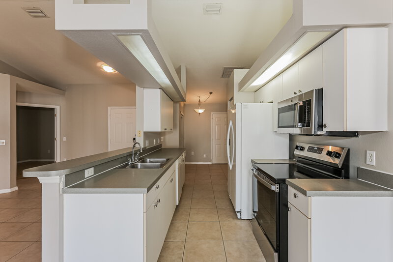 2,005/Mo, 4726 69th Ct E Palmetto, FL 34221 Kitchen View 2