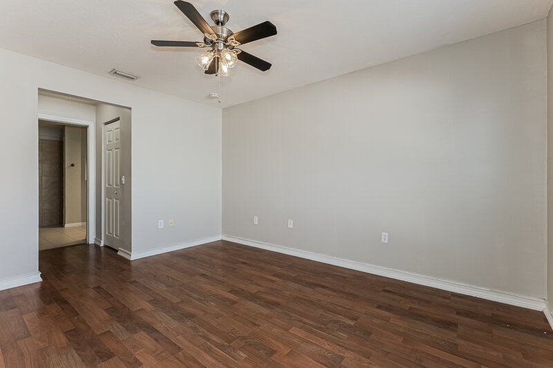 2,005/Mo, 4726 69th Ct E Palmetto, FL 34221 Main Bedroom View 2