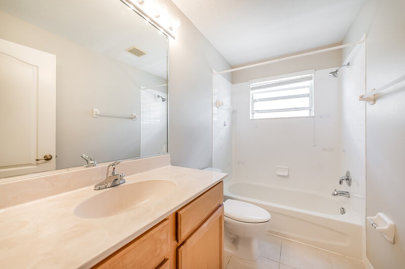 2,730/Mo, 6316 Laurel Creek Trl Ellenton, FL 34222 Bathroom View 2