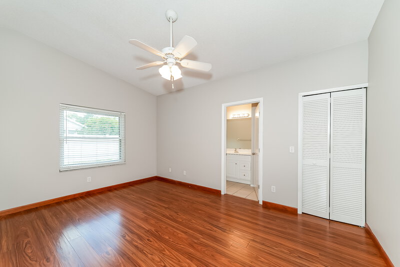 2,360/Mo, 3575 Chinaberry Ln Sarasota, FL 34235 Main Bedroom View
