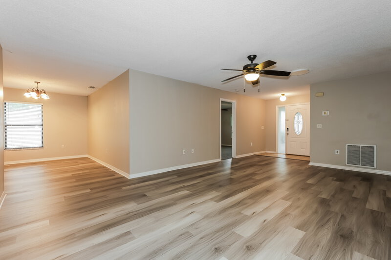 3,150/Mo, 1963 Country Meadows Way Sarasota, FL 34235 Living Room View 2
