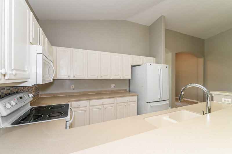 2,120/Mo, 12847 Timber Ridge Dr Fort Myers, FL 33913 Kitchen View 2