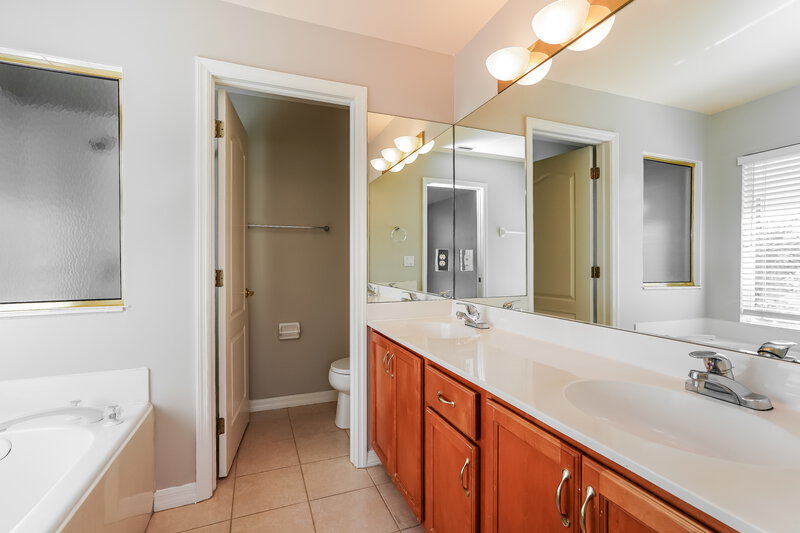 2,295/Mo, 13233 Hampton Park Ct Fort Myers, FL 33913 Main Bathroom View