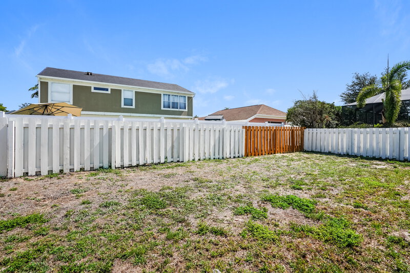 2,295/Mo, 13233 Hampton Park Ct Fort Myers, FL 33913 Rear View