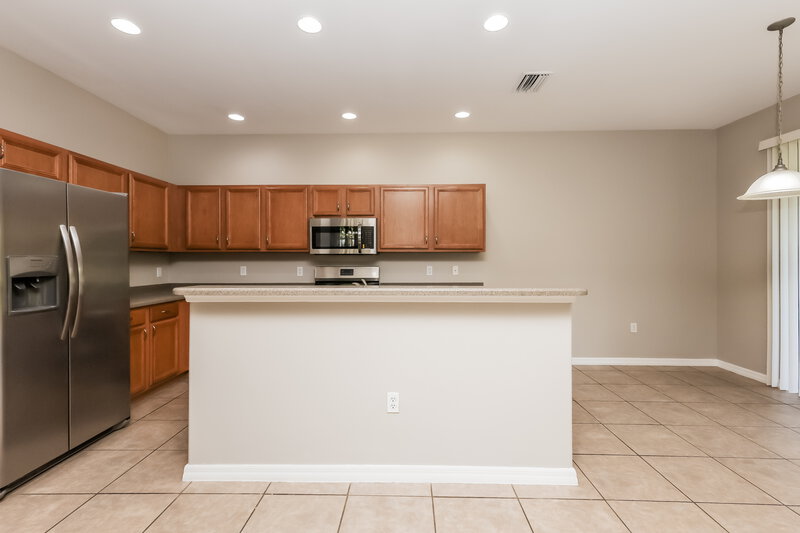 2,510/Mo, 2185 Fairmont Ln Naples, FL 34120 Kitchen View