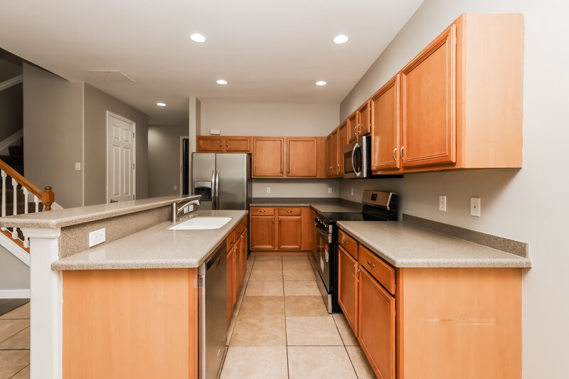 2,510/Mo, 2185 Fairmont Ln Naples, FL 34120 Kitchen View 2