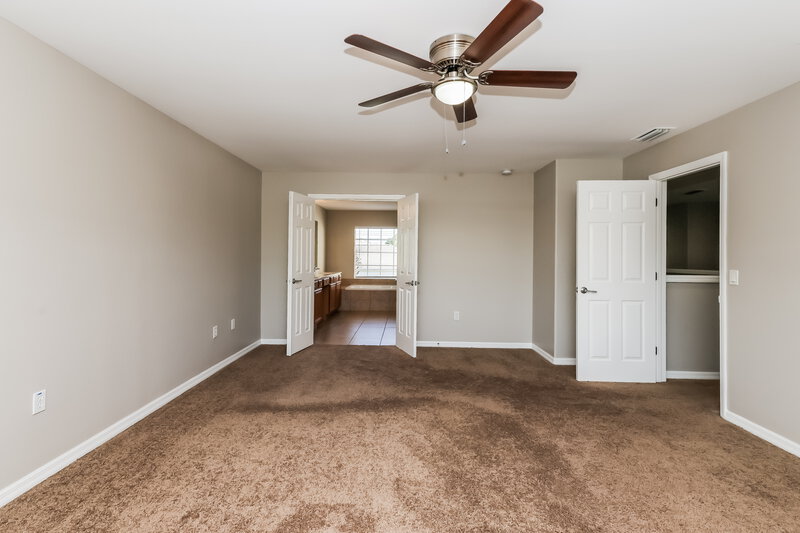 2,510/Mo, 2185 Fairmont Ln Naples, FL 34120 Main Bedroom View 2