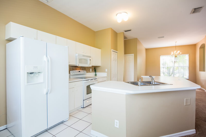 3,065/Mo, 3031 Orange Grove Trl Naples, FL 34120 Kitchen View 2