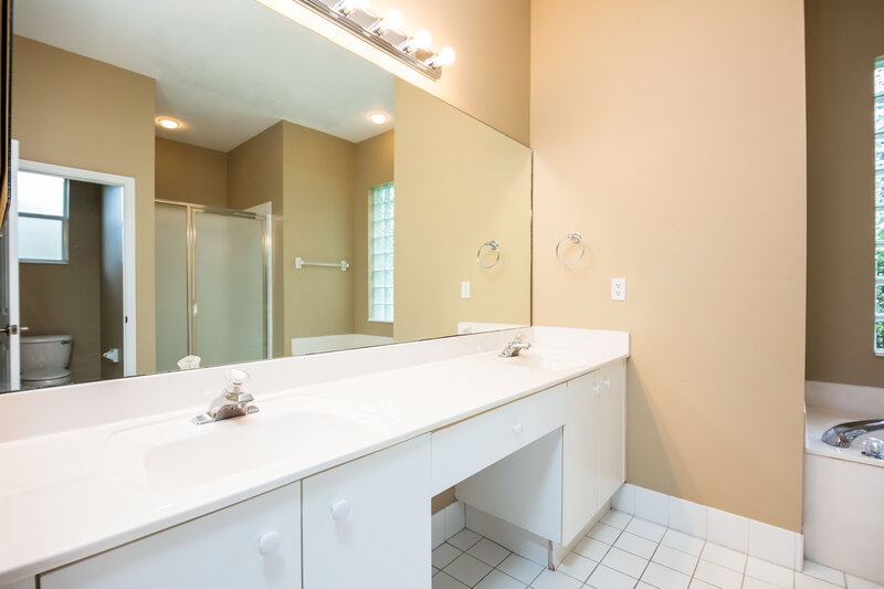 3,065/Mo, 3031 Orange Grove Trl Naples, FL 34120 Master Bathroom View 2