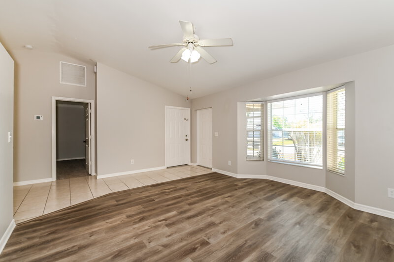 2,325/Mo, 4658 Sierra Ln Bonita Springs, FL 34134 Living Room View 3