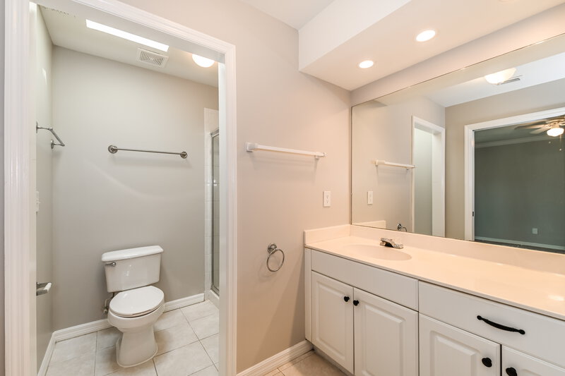 2,325/Mo, 4658 Sierra Ln Bonita Springs, FL 34134 Main Bathroom View