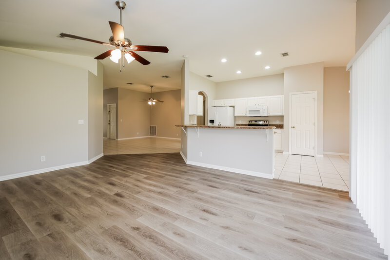 2,480/Mo, 9351 Middle Oak Dr Fort Myers, FL 33912 Living Room View 3