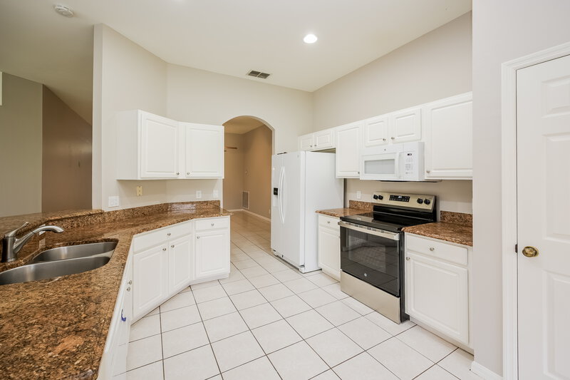 2,480/Mo, 9351 Middle Oak Dr Fort Myers, FL 33912 Kitchen View