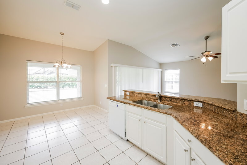 2,480/Mo, 9351 Middle Oak Dr Fort Myers, FL 33912 Kitchen View 2