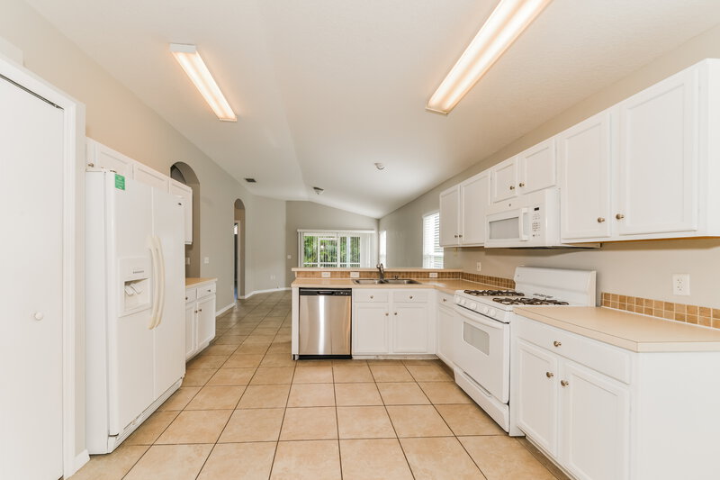 2,100/Mo, 11814 Acorn Woods Ter Lakewood Ranch, FL 34202 Kitchen View