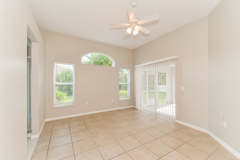 2,100/Mo, 11814 Acorn Woods Ter Lakewood Ranch, FL 34202 Main Bedroom View