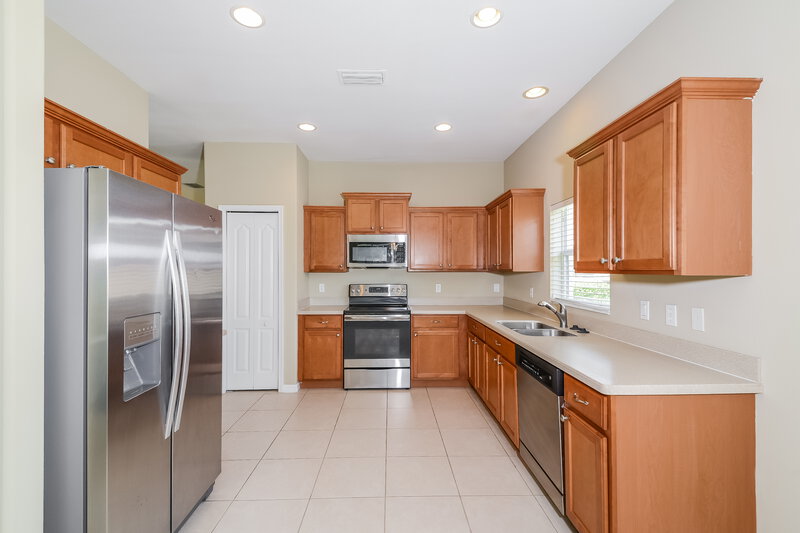 2,630/Mo, 6322 French Creek Ct Ellenton, FL 34222 Kitchen View