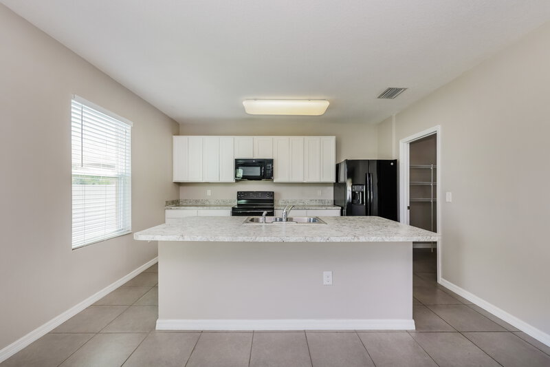 2,390/Mo, 3826 Willow Walk Dr Palmetto, FL 34221 Kitchen View