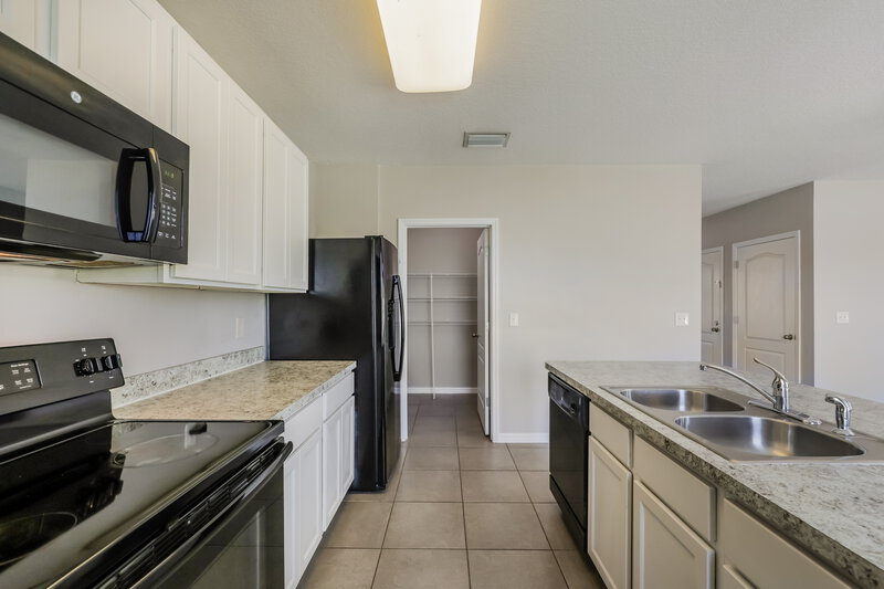 2,390/Mo, 3826 Willow Walk Dr Palmetto, FL 34221 Kitchen View 2