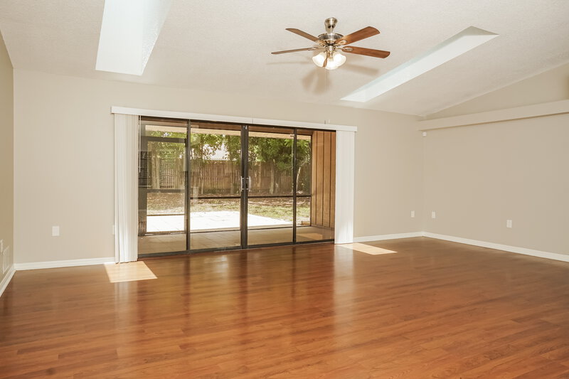 2,375/Mo, 5785 Colonial Oaks Blvd Sarasota, FL 34232 Living Room View