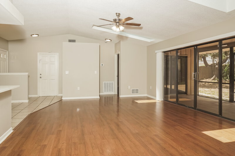 2,375/Mo, 5785 Colonial Oaks Blvd Sarasota, FL 34232 Living Room View 2