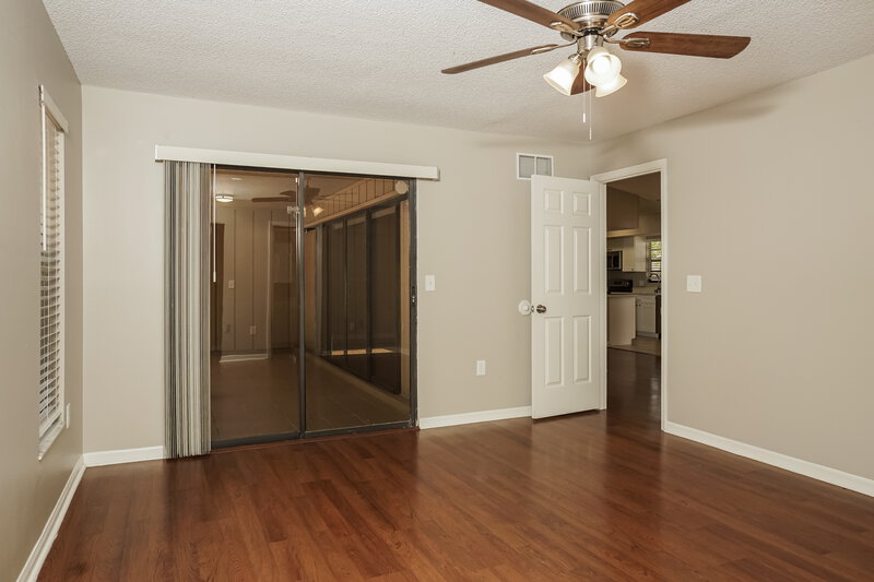 2,375/Mo, 5785 Colonial Oaks Blvd Sarasota, FL 34232 Main Bedroom View 2
