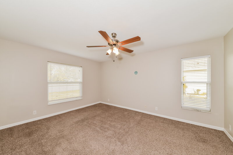 3,520/Mo, 7416 39th Ct E Sarasota, FL 34243 Main Bedroom View