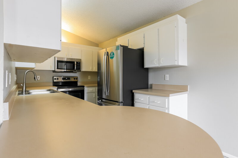 2,345/Mo, 1600 Fawnwood Cir Sarasota, FL 34232 Kitchen View 2