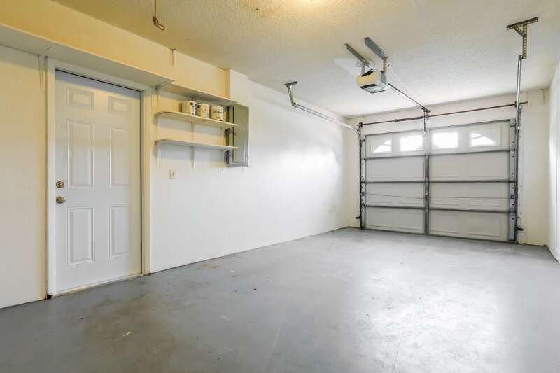2,345/Mo, 1600 Fawnwood Cir Sarasota, FL 34232 Garage View
