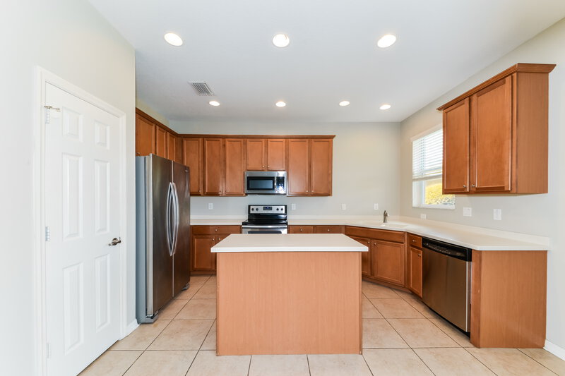2,365/Mo, 7926 113th Avenue Cir E Parrish, FL 34219 Kitchen View